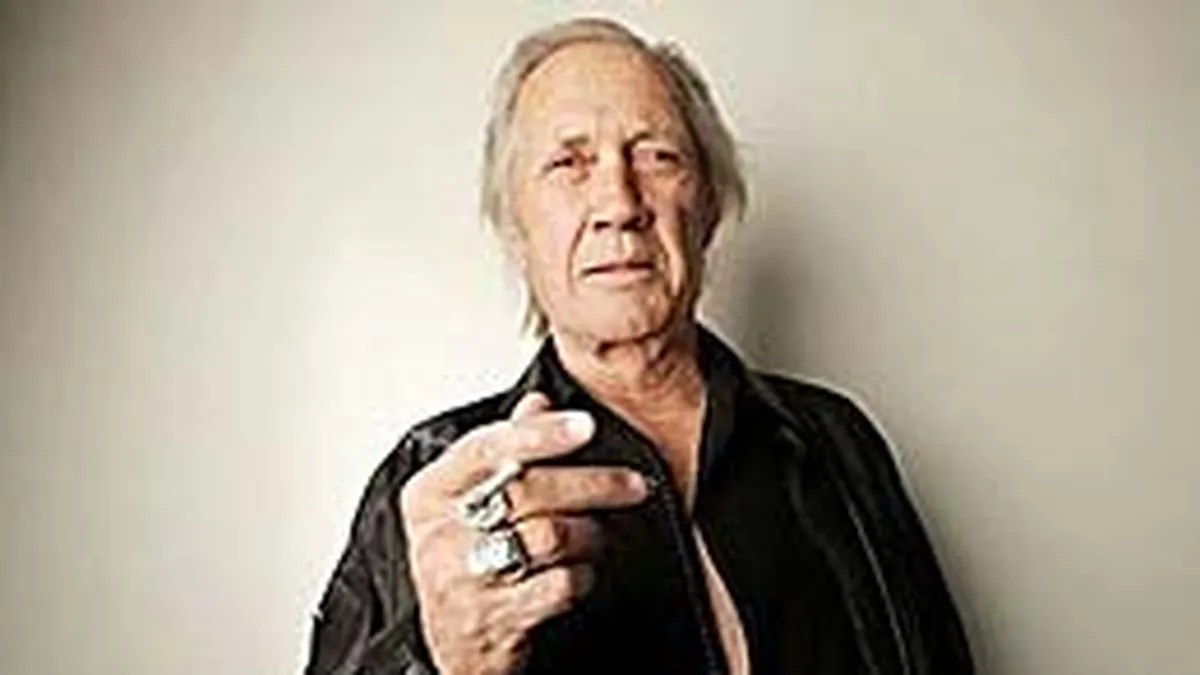 Publicaron fotos del momento de la muerte de David Carradine