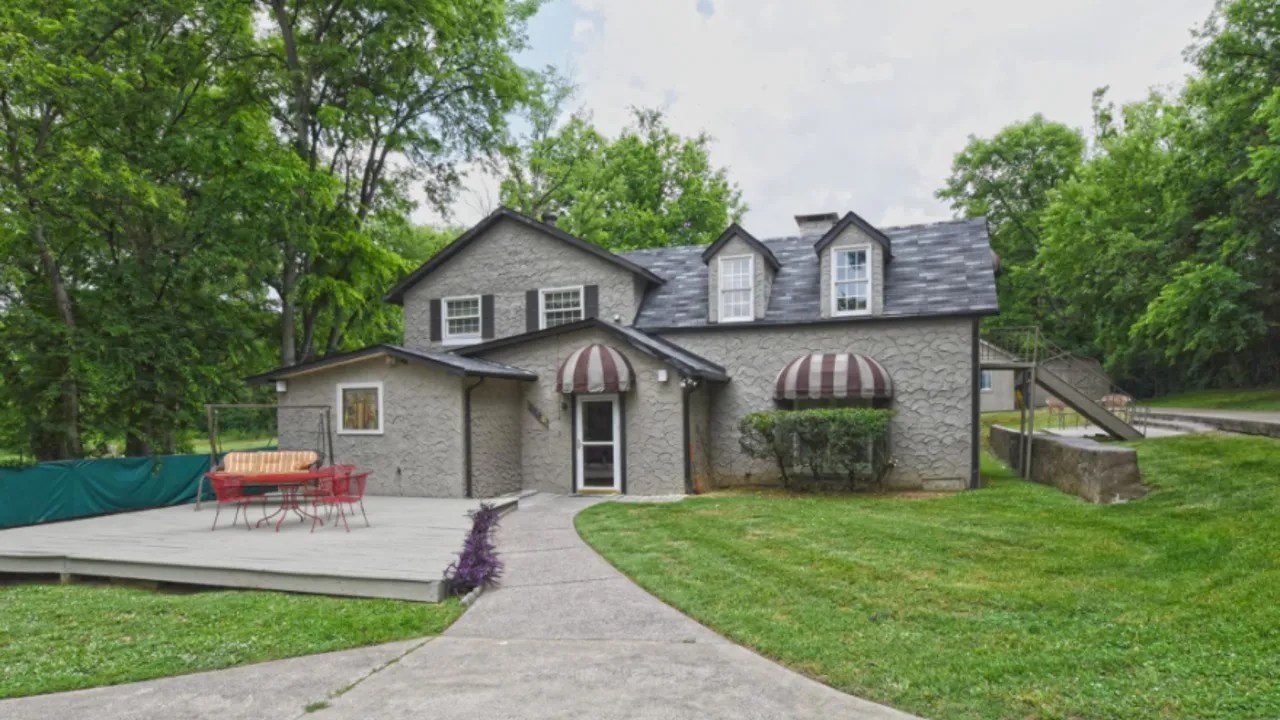 Here's A(nother) Chance to Live in Dolly Parton's Former Nashville Home Architectural Digest