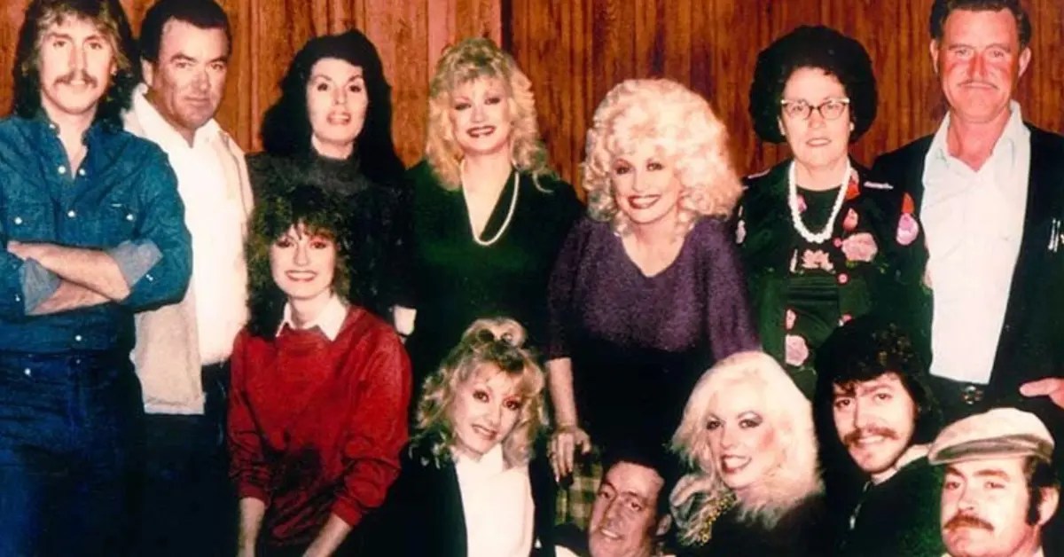 Dolly Parton Has 11 Siblings, Some of Whom Work in Show Biz as Well