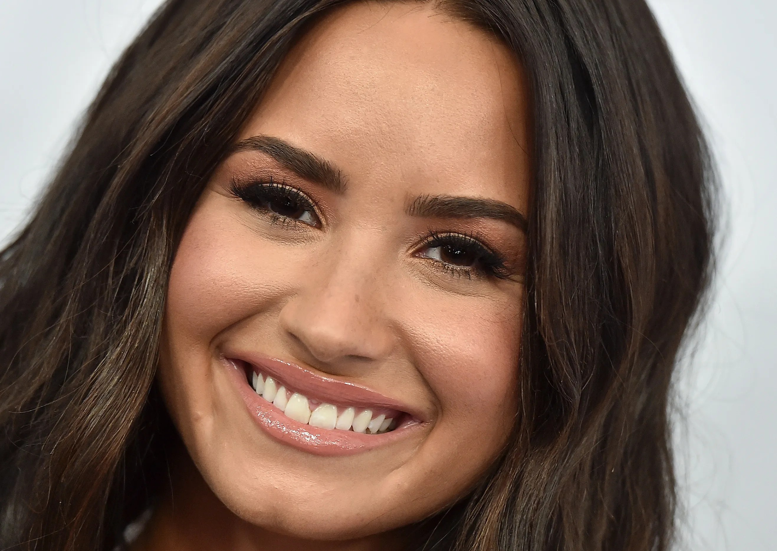 Celebrities With Freckles 15 Stars You Didn't Know Have Freckles Glamour