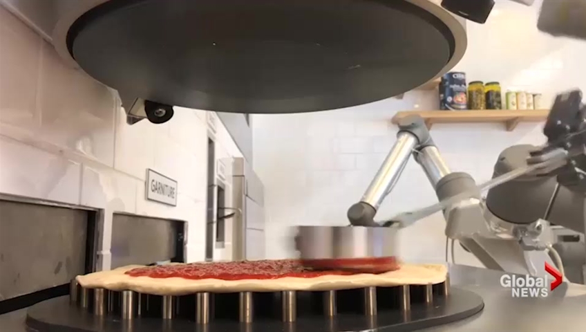 Pizza Making Robot With 3 Arms To Challenge Traditional Chefs Around The World National Globalnews Ca