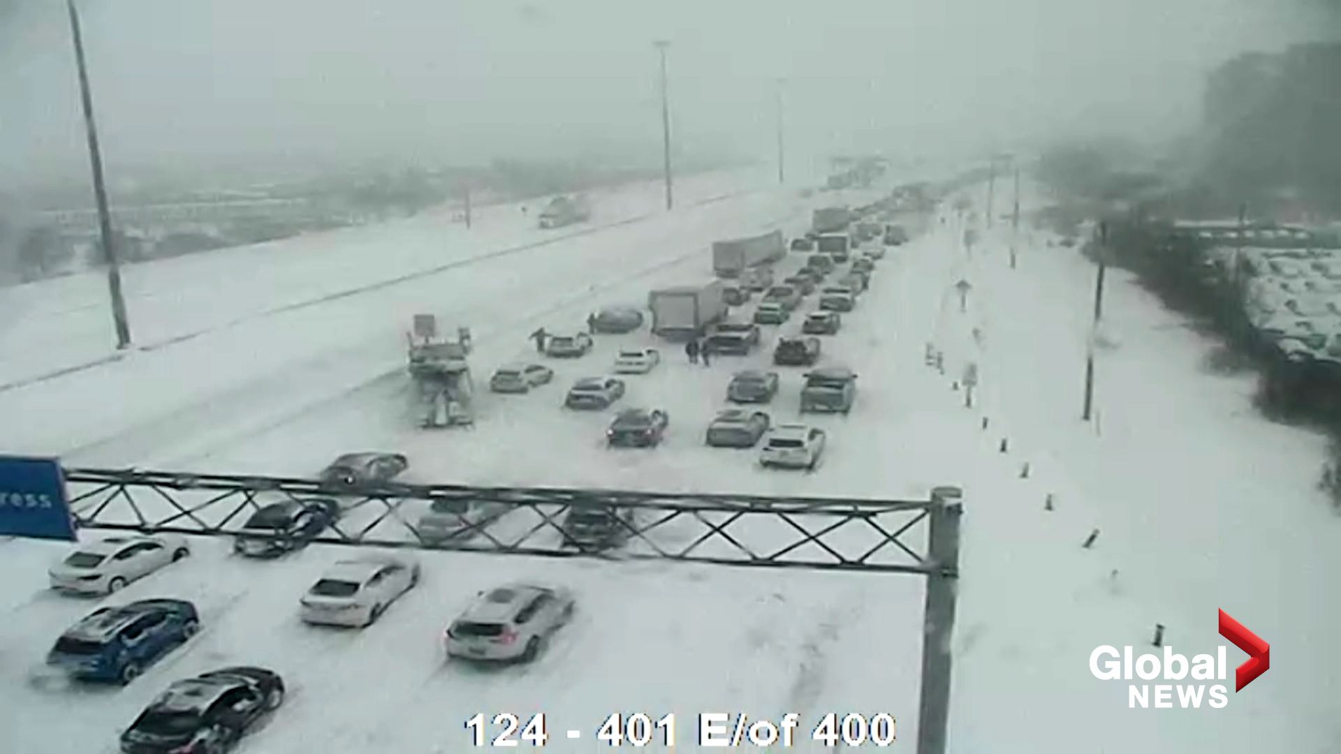 Drivers Get Stuck Along Major Toronto Area Highways As Winter Storm Blasts Southern Ontario Globalnews Ca