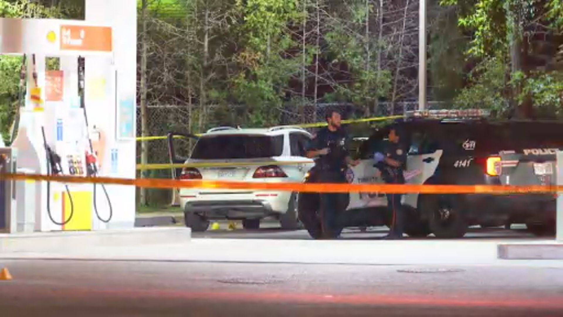 Click to play video: 'Pickering man killed in shooting at Toronto gas station: police'