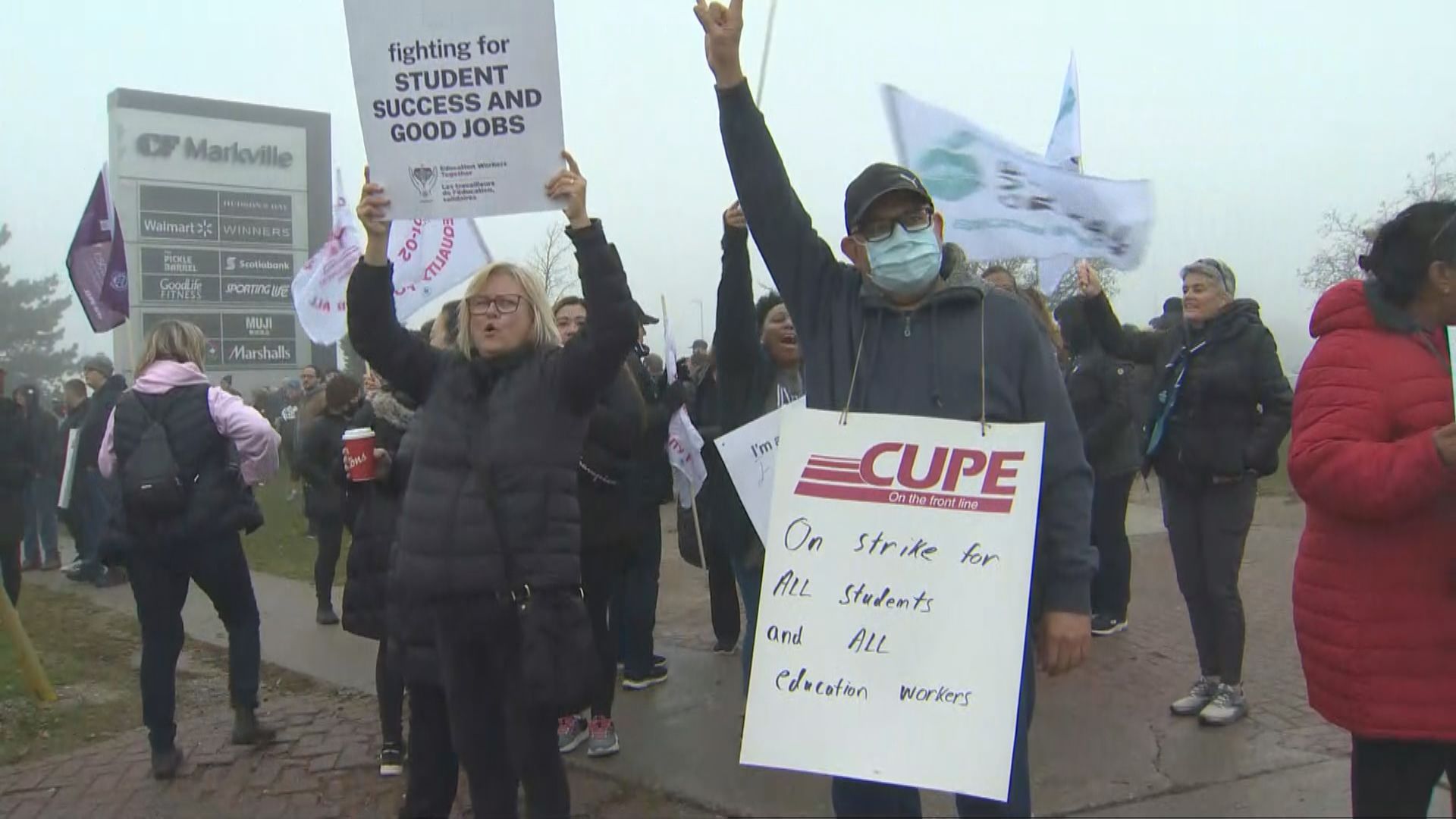Cupe Members Hit Picket Lines As Indefinite Ontario Education Strike Begins Globalnews Ca