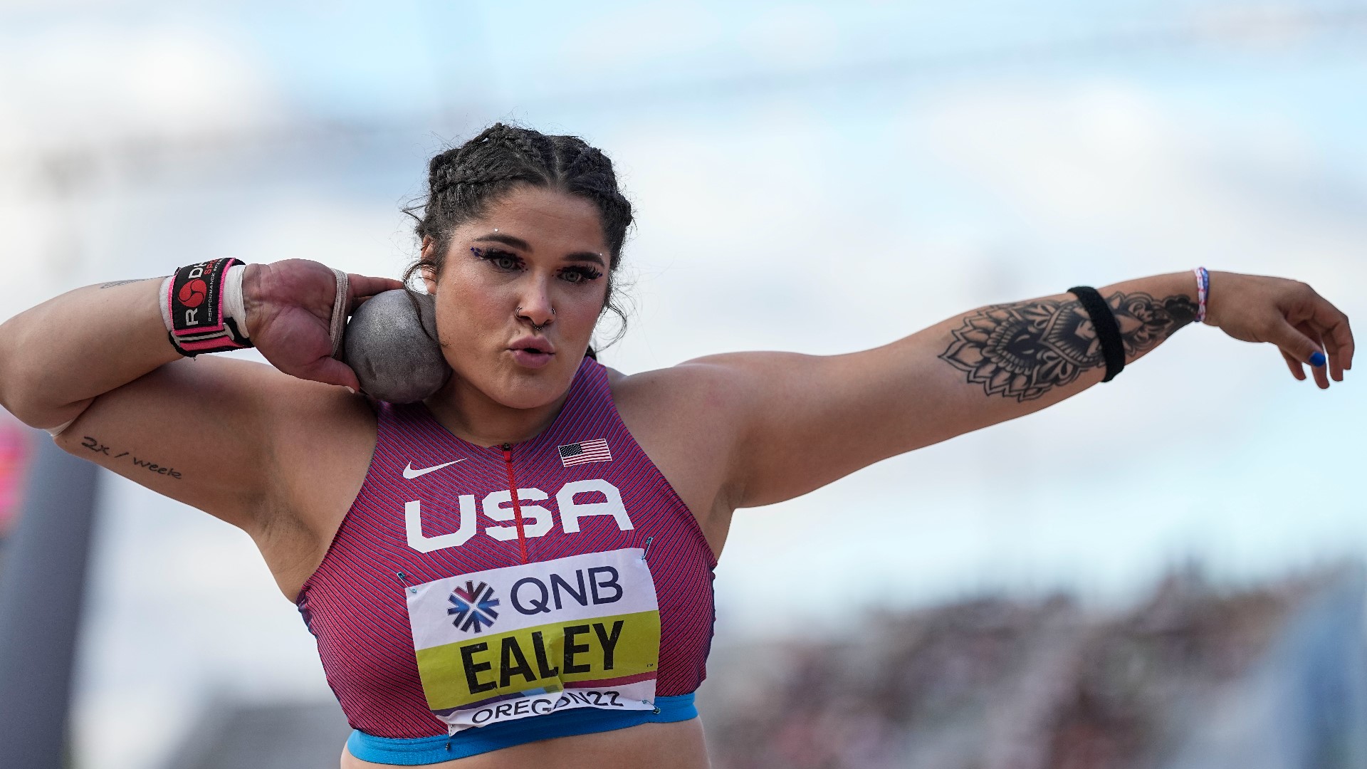 Shot putter Chase Ealey earns 1st US gold at world championships