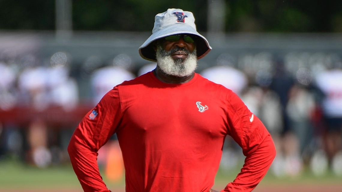 Lovie Smith interviews for Texans head coach, per reports