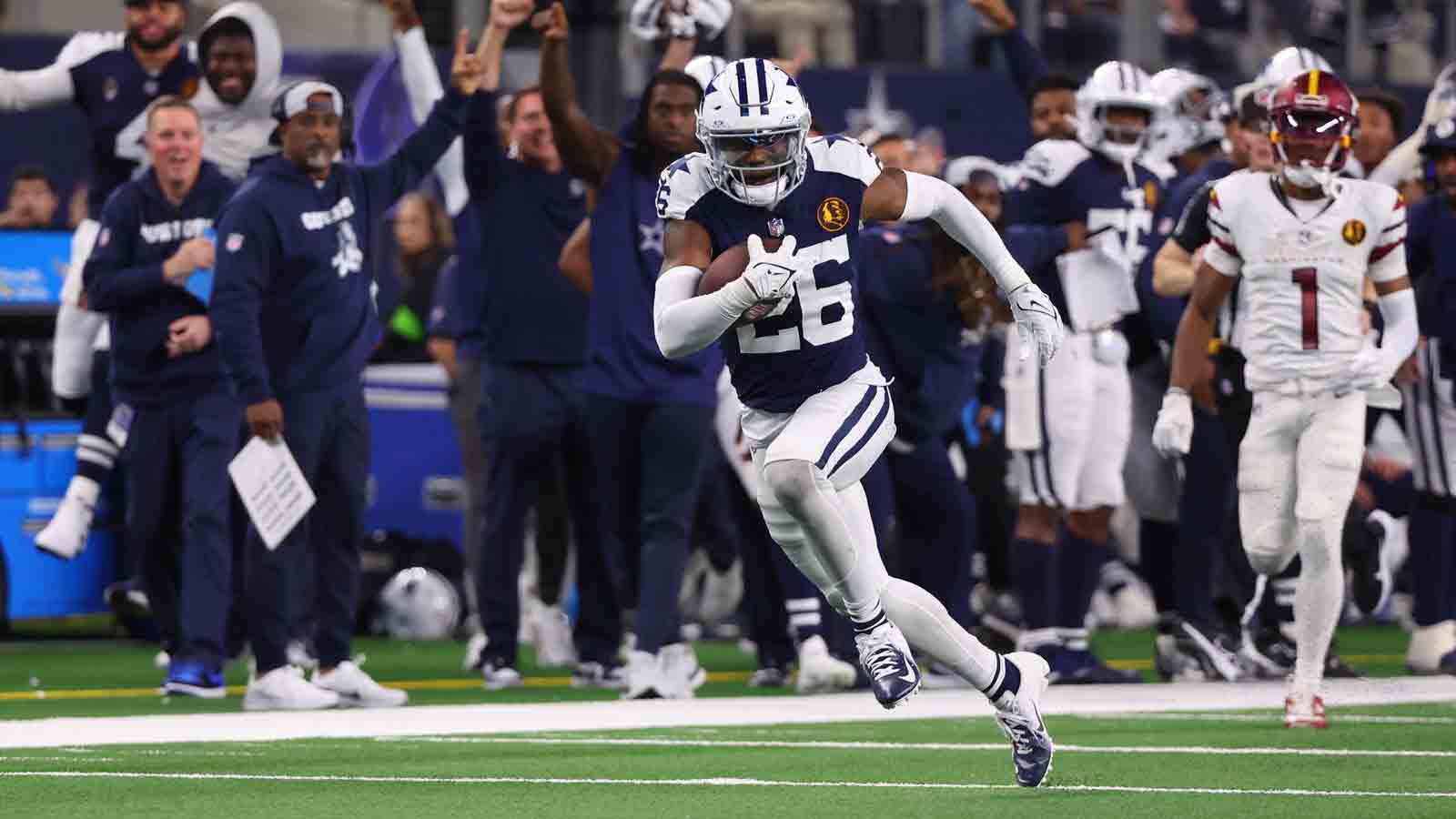 Dallas Cowboys’ DaRon Bland sets NFL record with fifth pick6 NBC Chicago