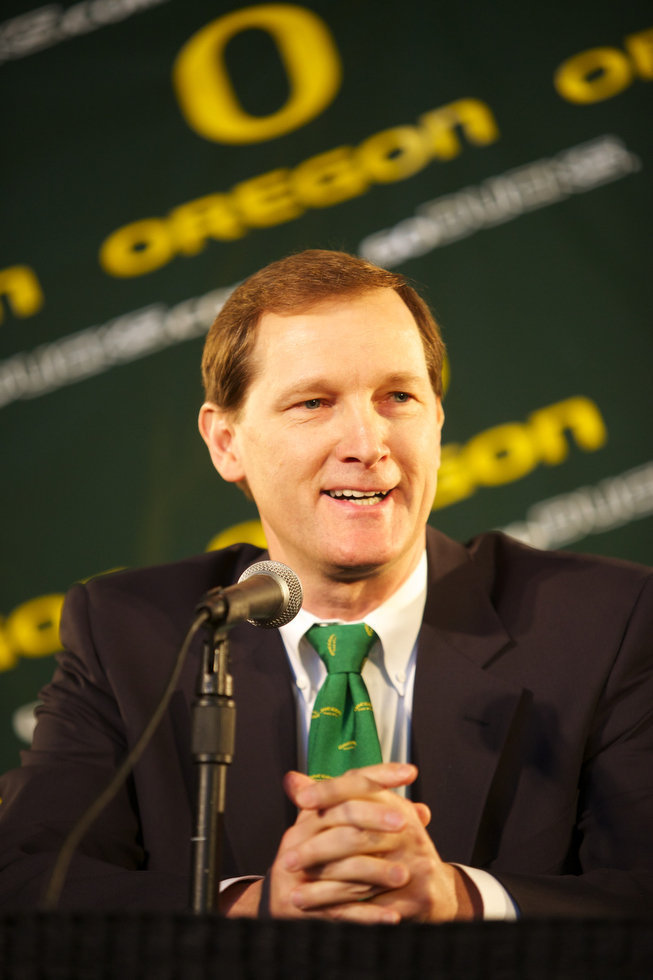 Dana Altman working without formal contract months into job as Oregon