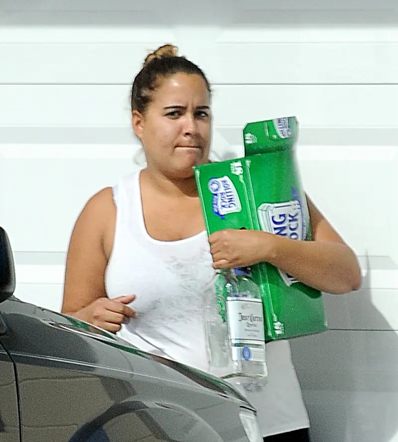 O.J.'s Daughter Living Like A Recluse, Drinking Away Her Pain After Mom