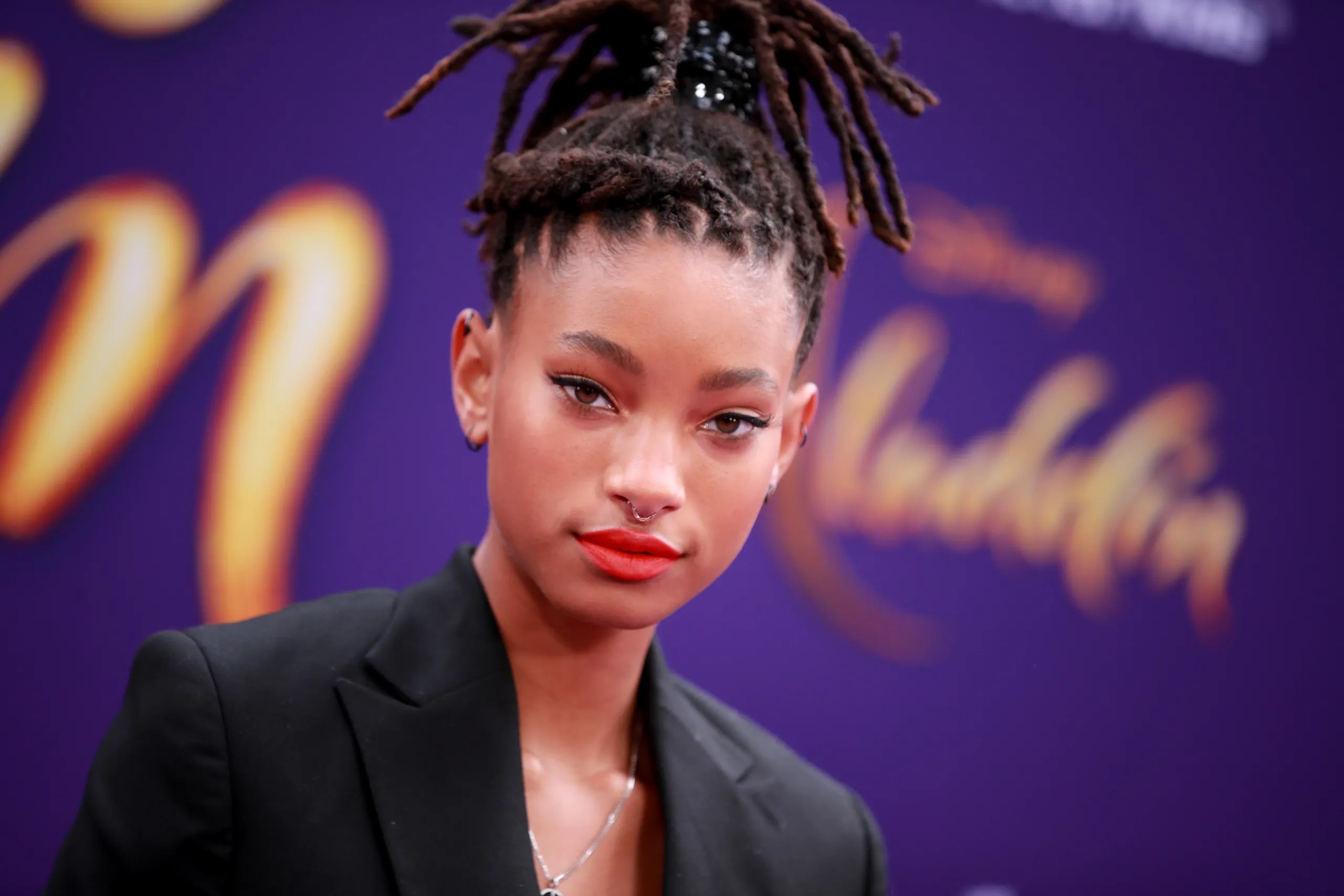 Willow Smith Shaves Her Hair Onstage During "Whip My Hair" Performance