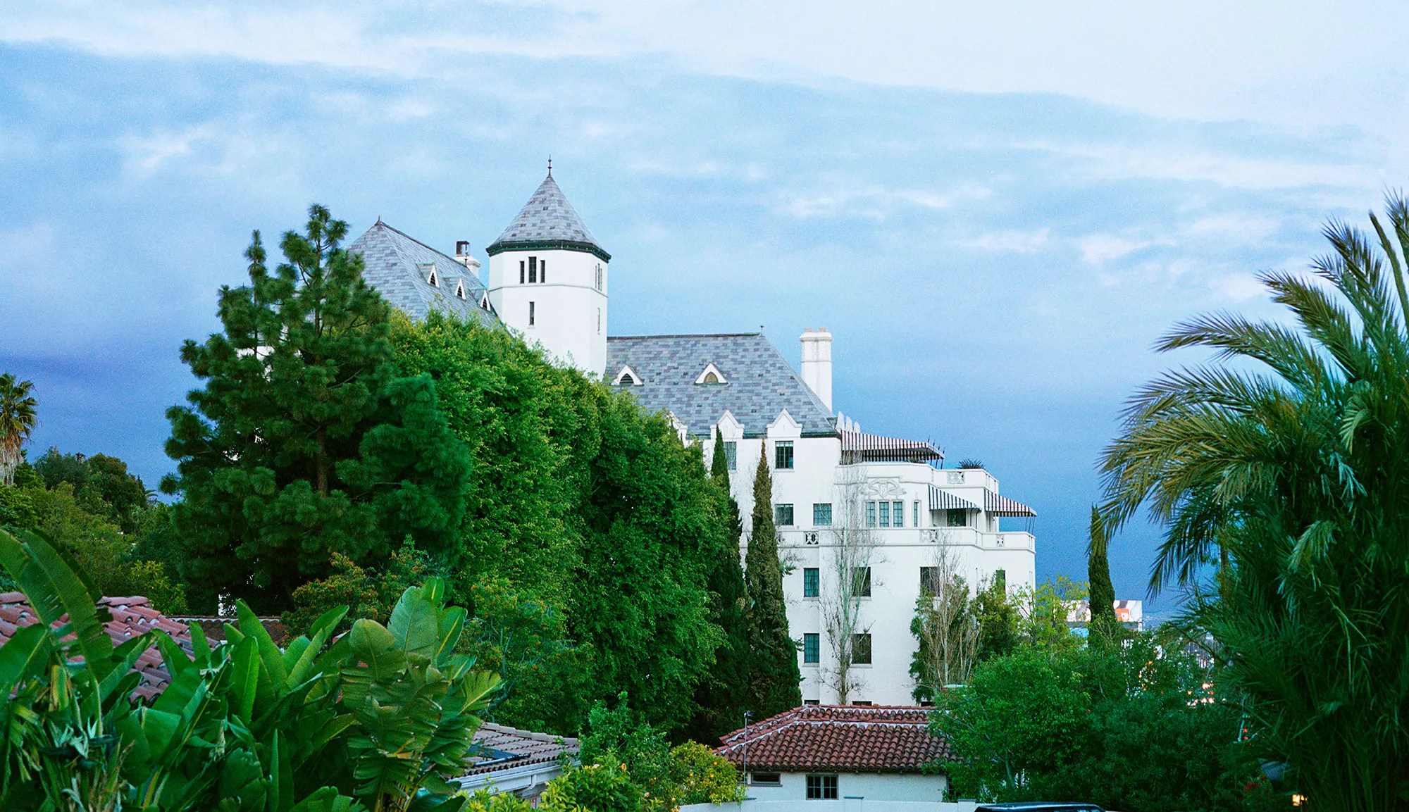 How the Chateau Marmont Became Hollywood’s Glorious, Decadent Hideaway