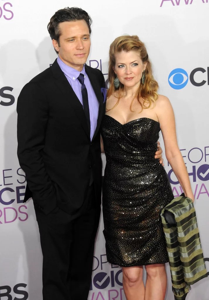 Seamus Dever and Juliana Dever Celebrity Couples at Award Shows 2013