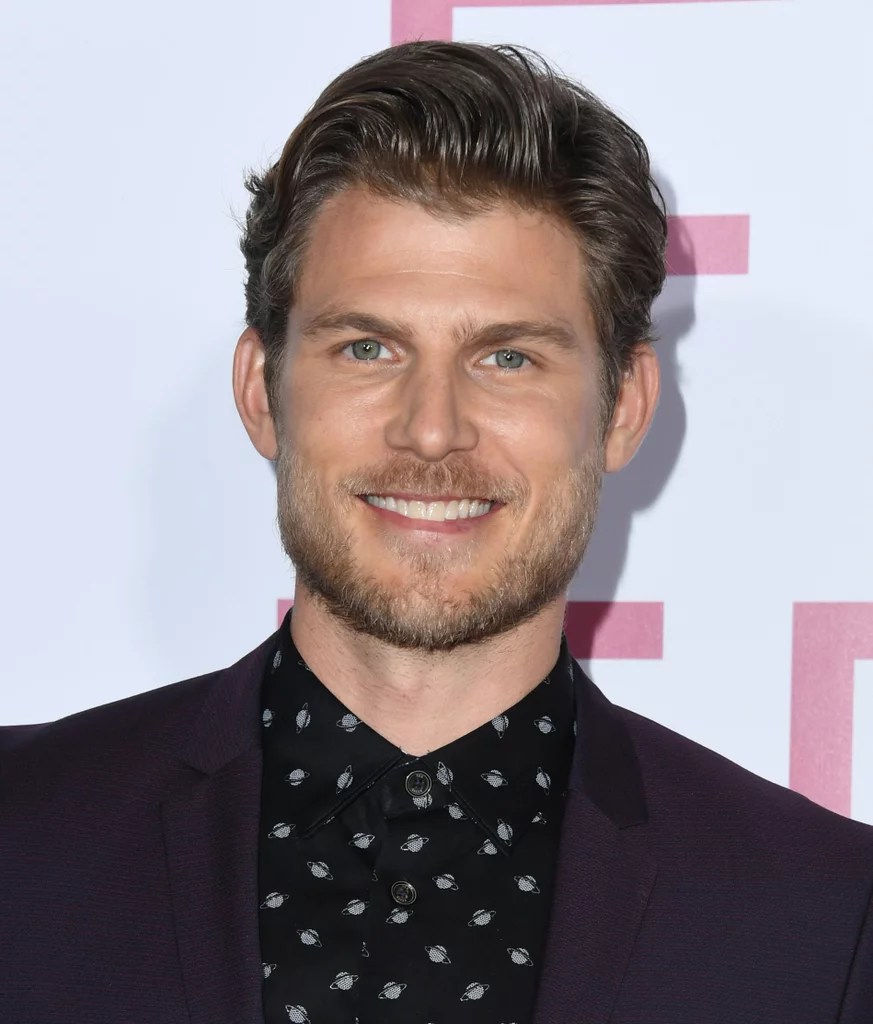 Travis Van Winkle Netflix's You Season 3 Cast POPSUGAR