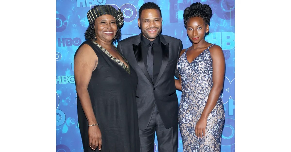 Anthony Anderson and His Family at the 2016 Emmys POPSUGAR Celebrity