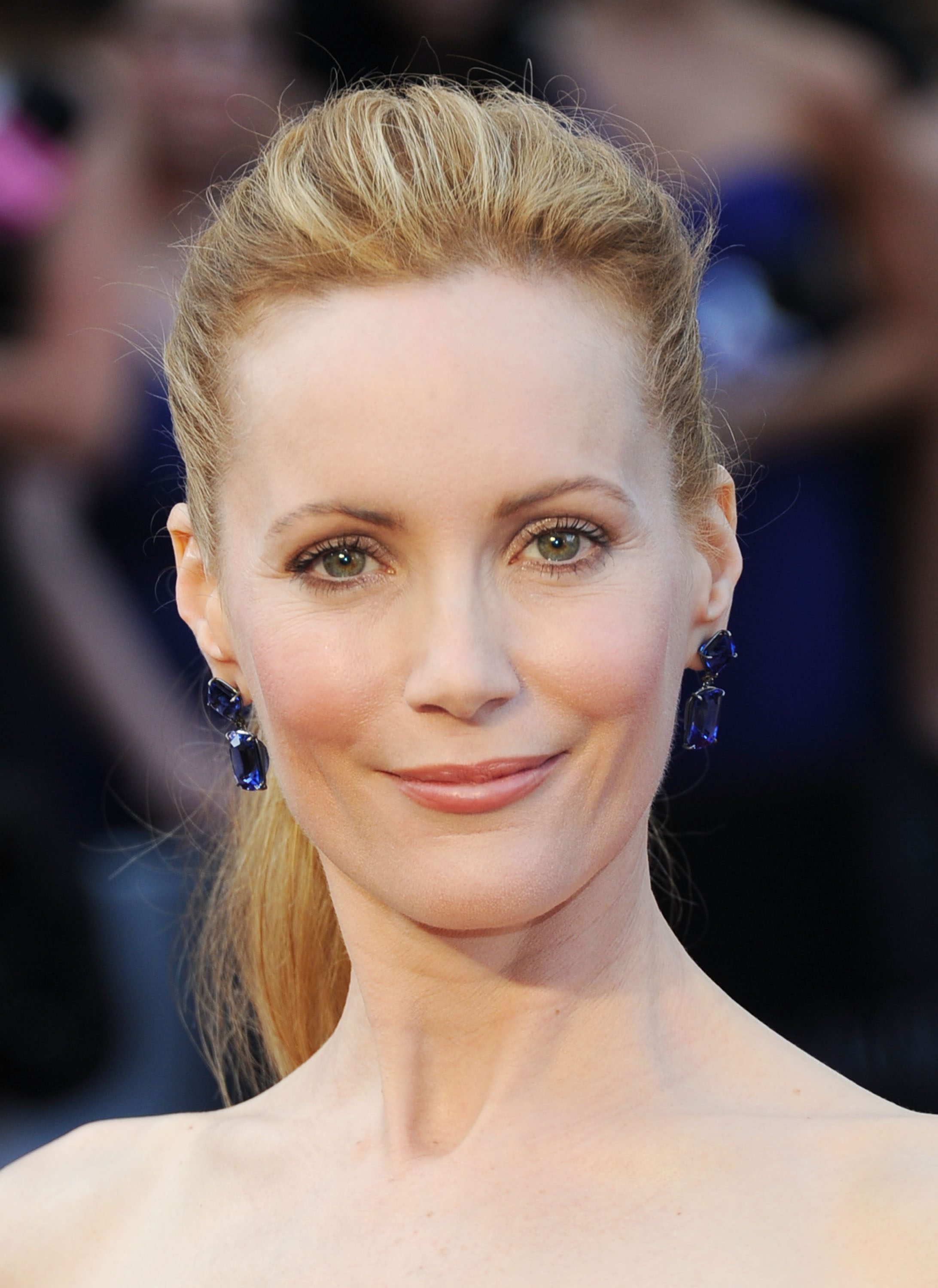 Leslie Mann The Ladies Bring Their Best Looks to the Glamorous Oscars