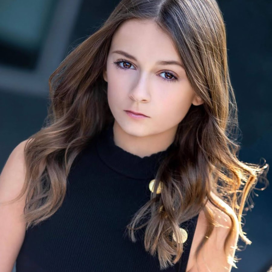 Sophie Fergi Net Worth, Age, Height, Weight, Early Life, Career, Bio