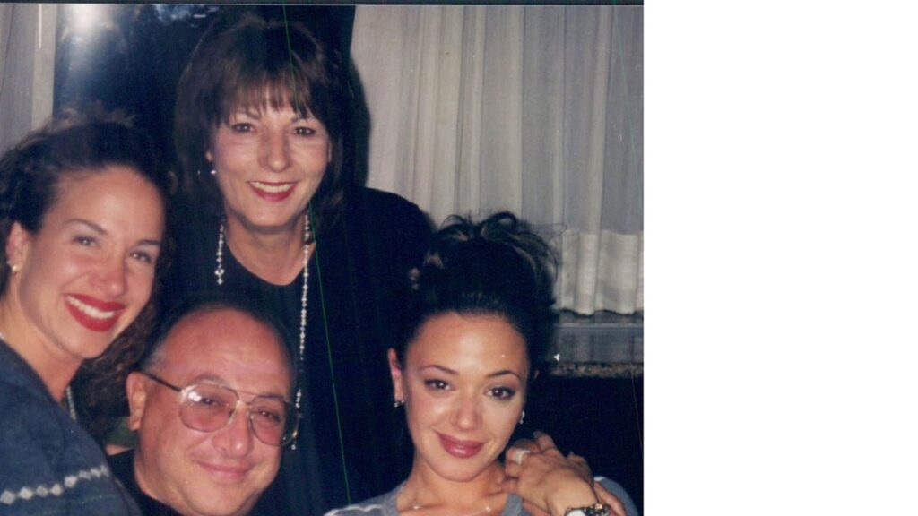 Leah Remini Siblings Who Are Nicole, Stephanie And Shannon?