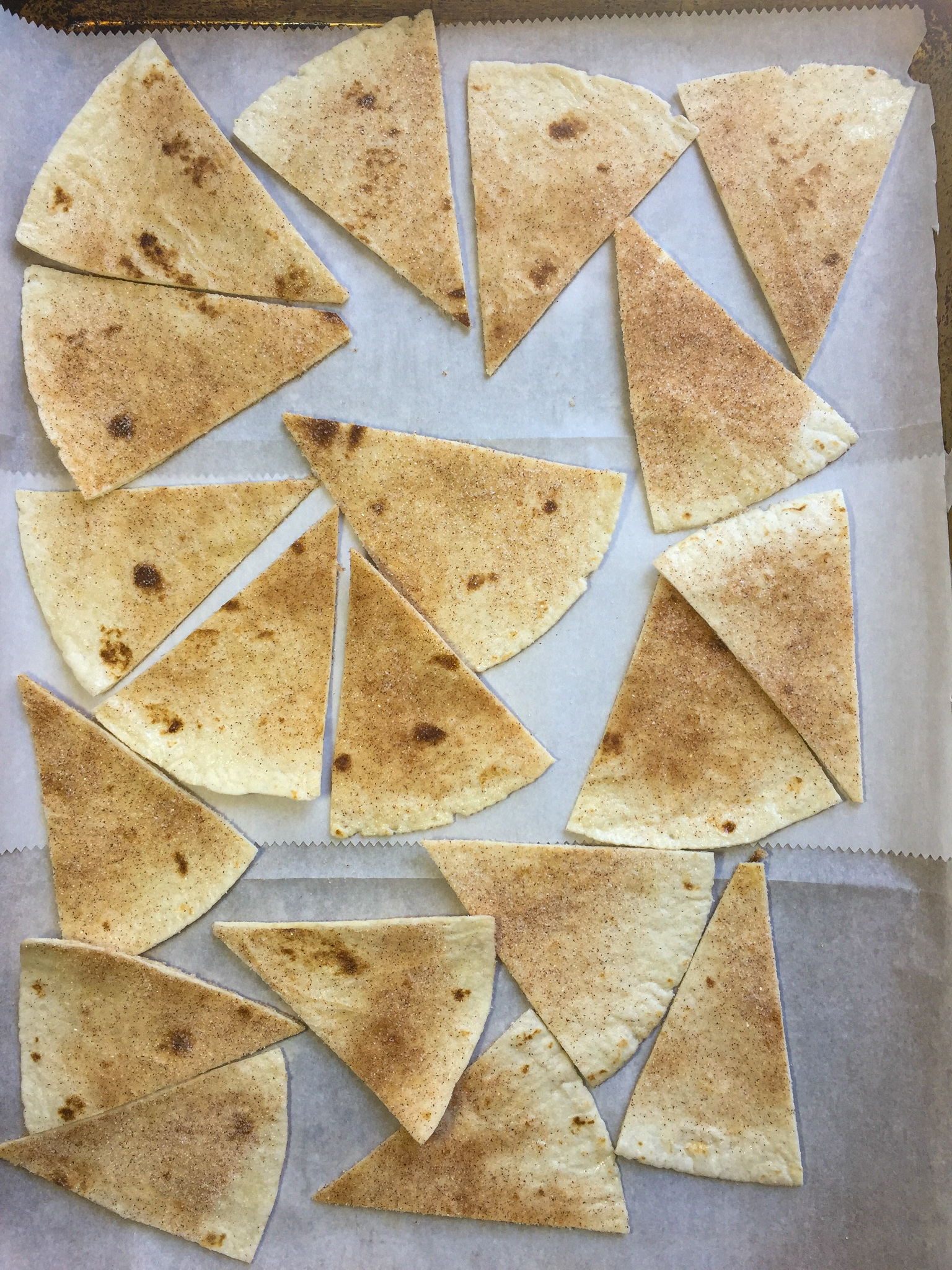 baked cinnamon sugar chips