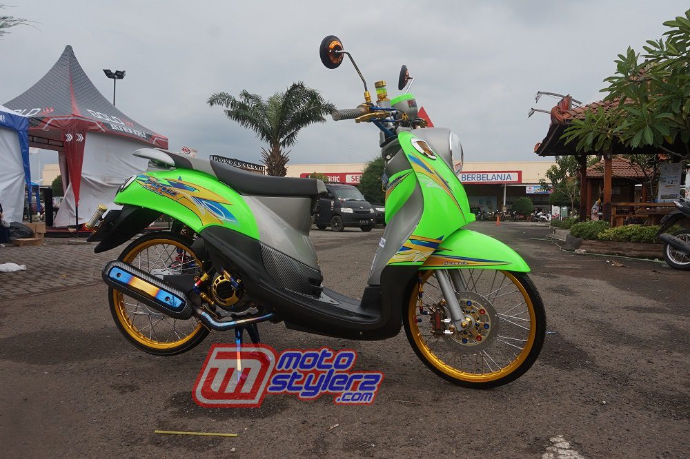 Modifikasi Motor Fino Warna Hijau