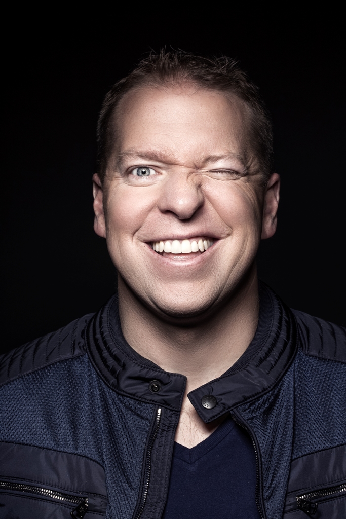 what famous people are from Ohio? Magic 95.5 FM