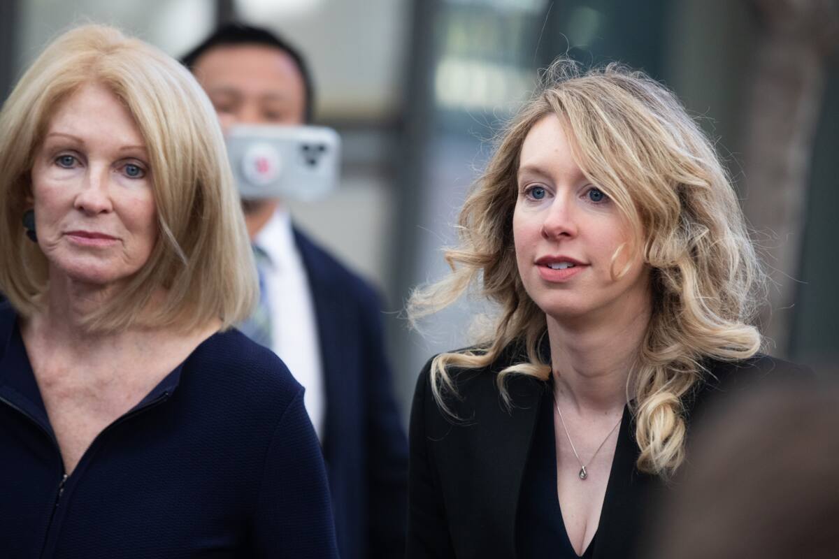 Who are Elizabeth Holmes' parents, Noel Anne Daoust and Christian