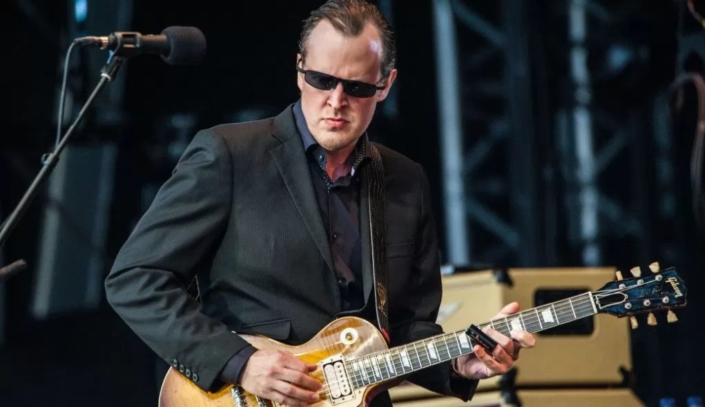 Joe Bonamassa Married, Wife, Net Worth, Bio Networth Height Salary