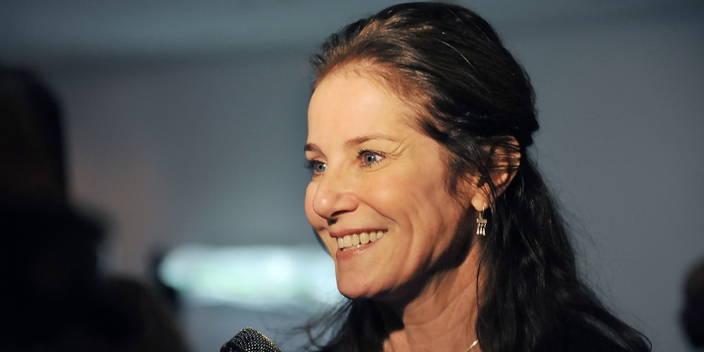 Debra Winger Net Worth 2024 Wiki, Married, Family, Wedding, Salary