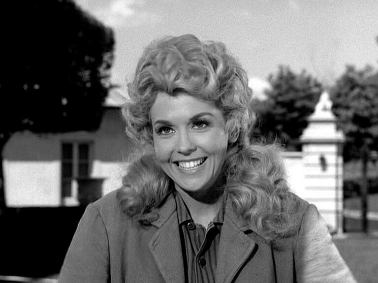 Donna Douglas Measurements, Net Worth, Bio, Age, Height, and Family