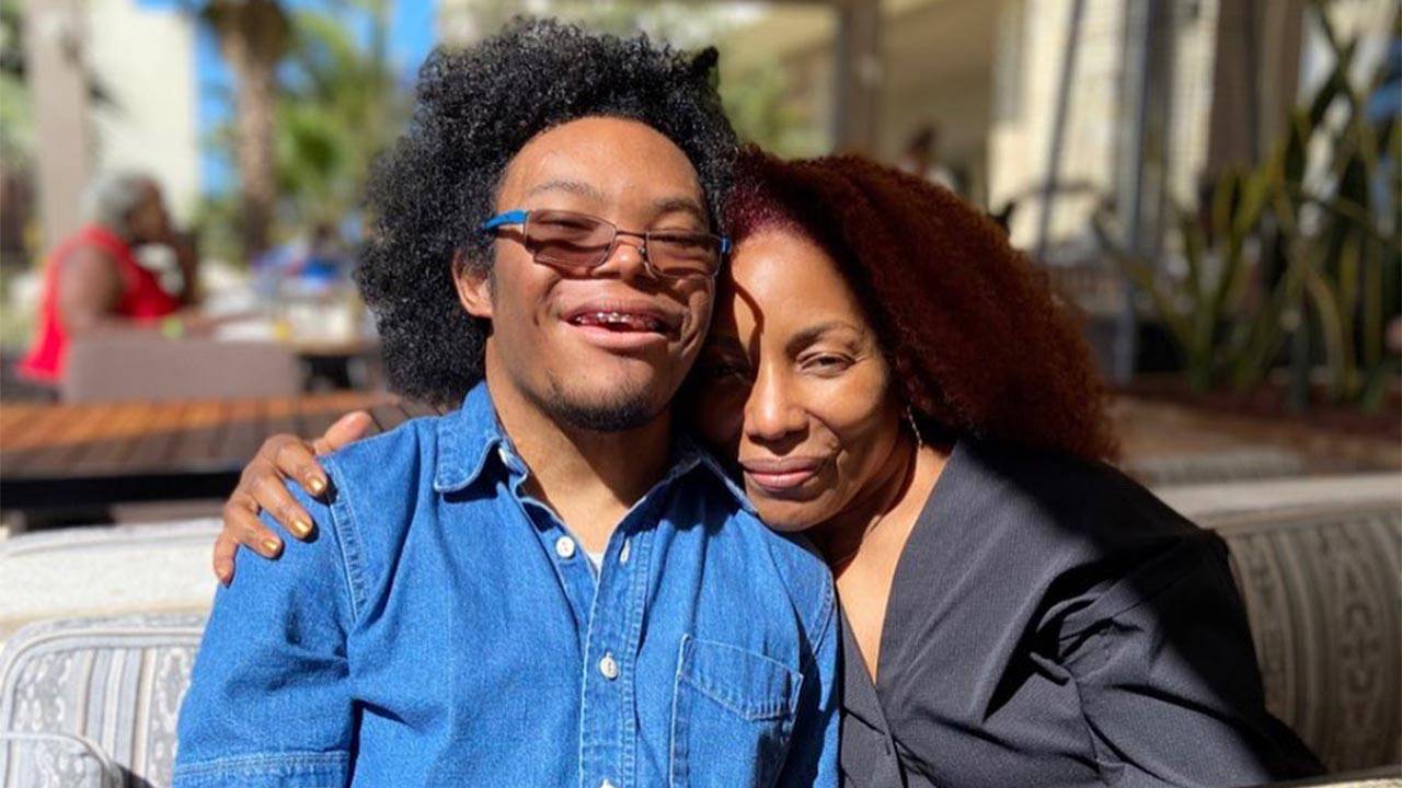 How Old Is Stephanie Mills Son - VivaVibe