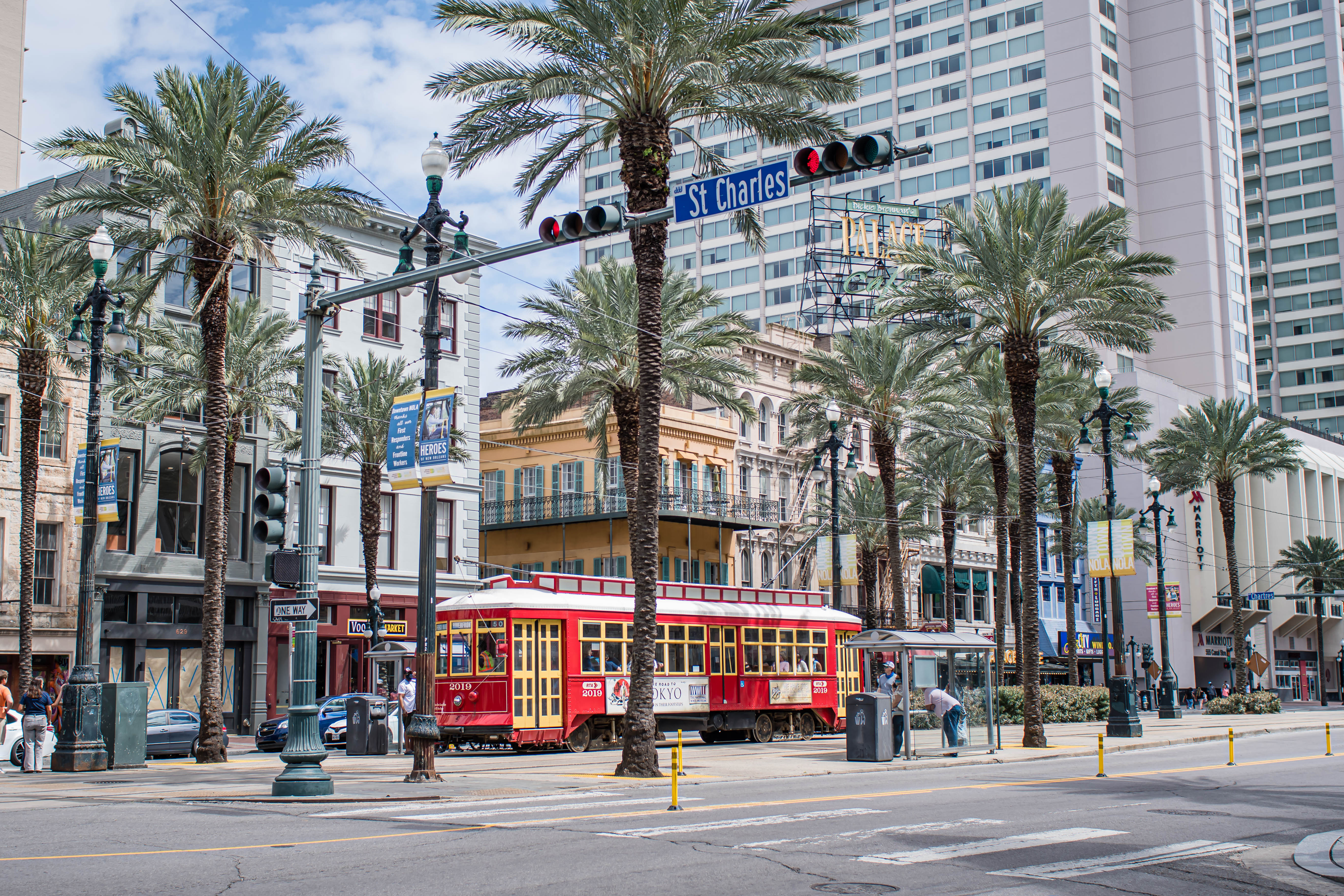 taking the trolley on your trip to new orleans