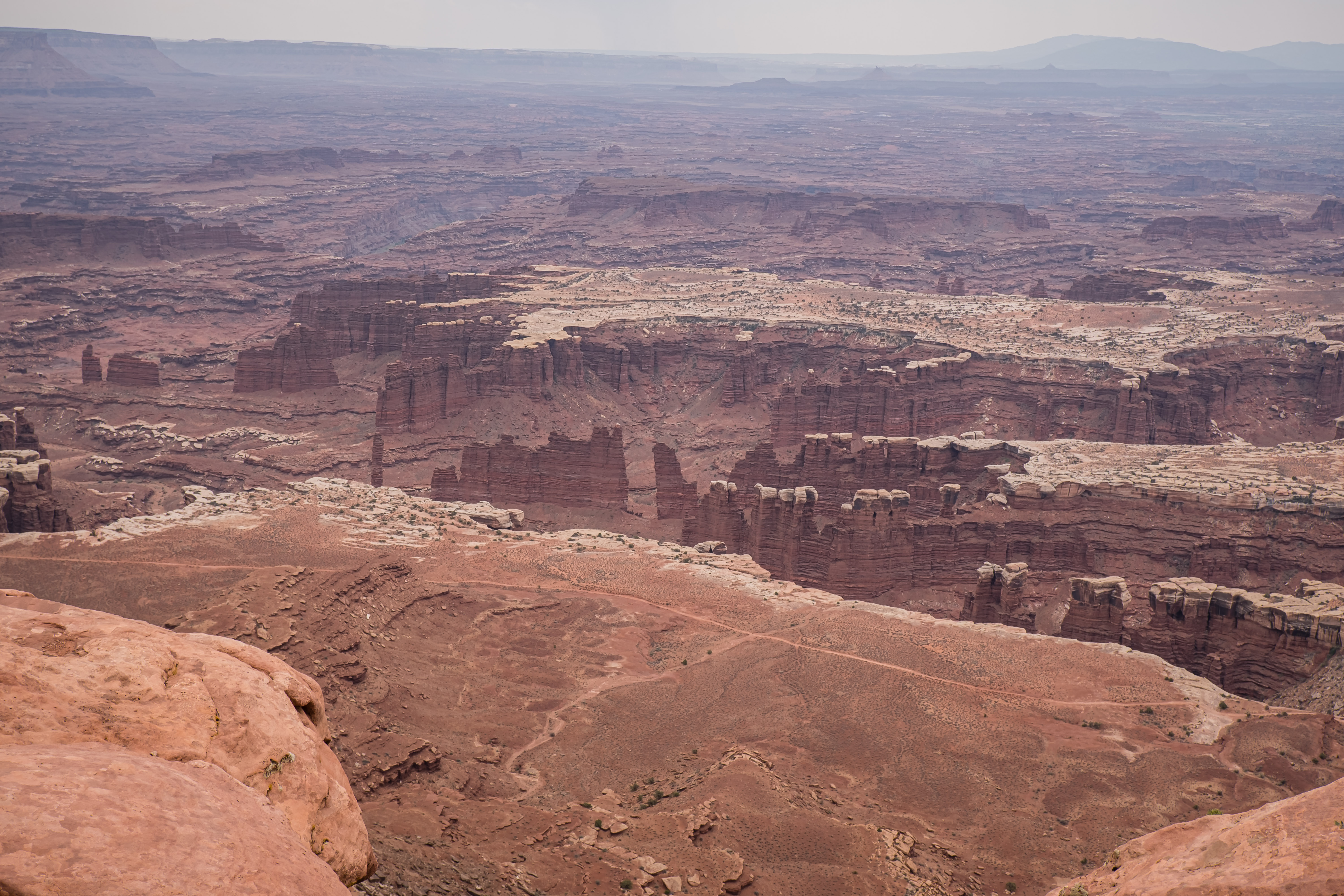 grand view point best overlooks in island in the sky