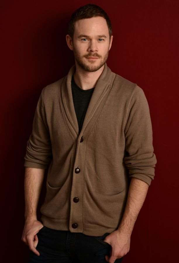 Aaron Ashmore Birthday, Real Name, Age, Weight, Height, Family, Facts, Contact Details, Wife