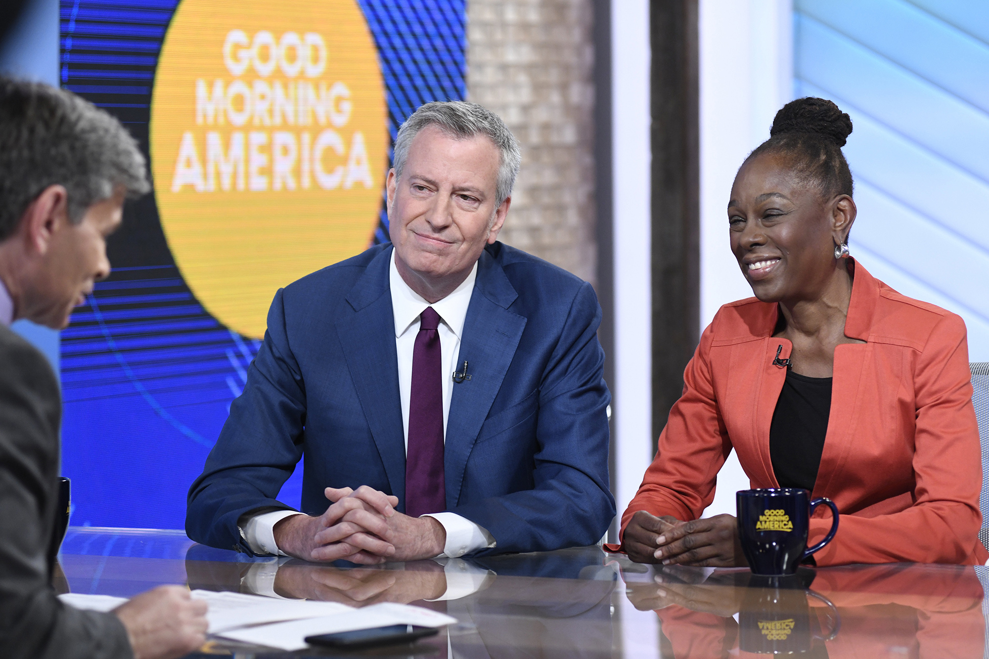 De Blasio unites America — against his presidential bid