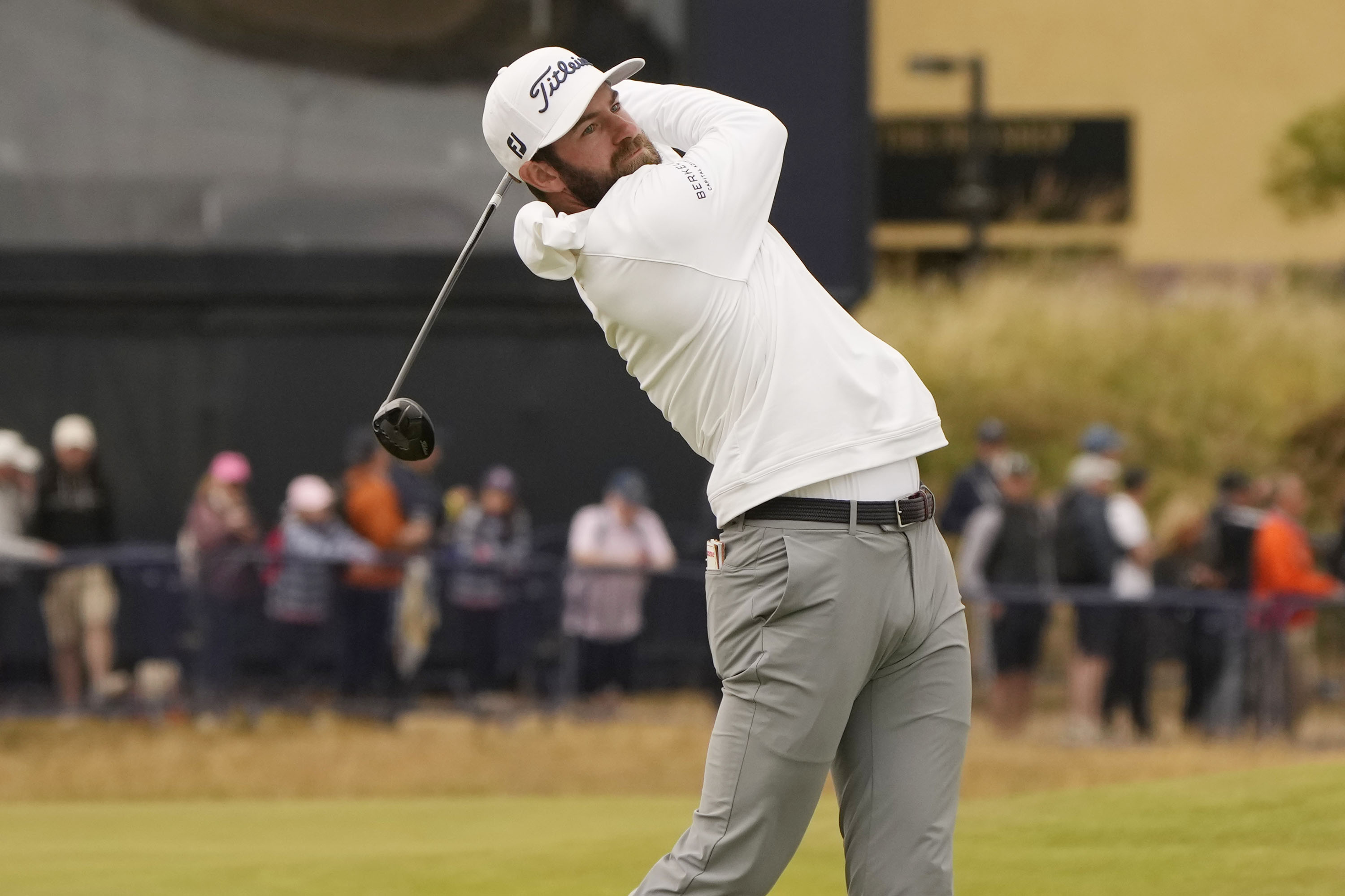 Cameron Young leads British Open with spectacular first round