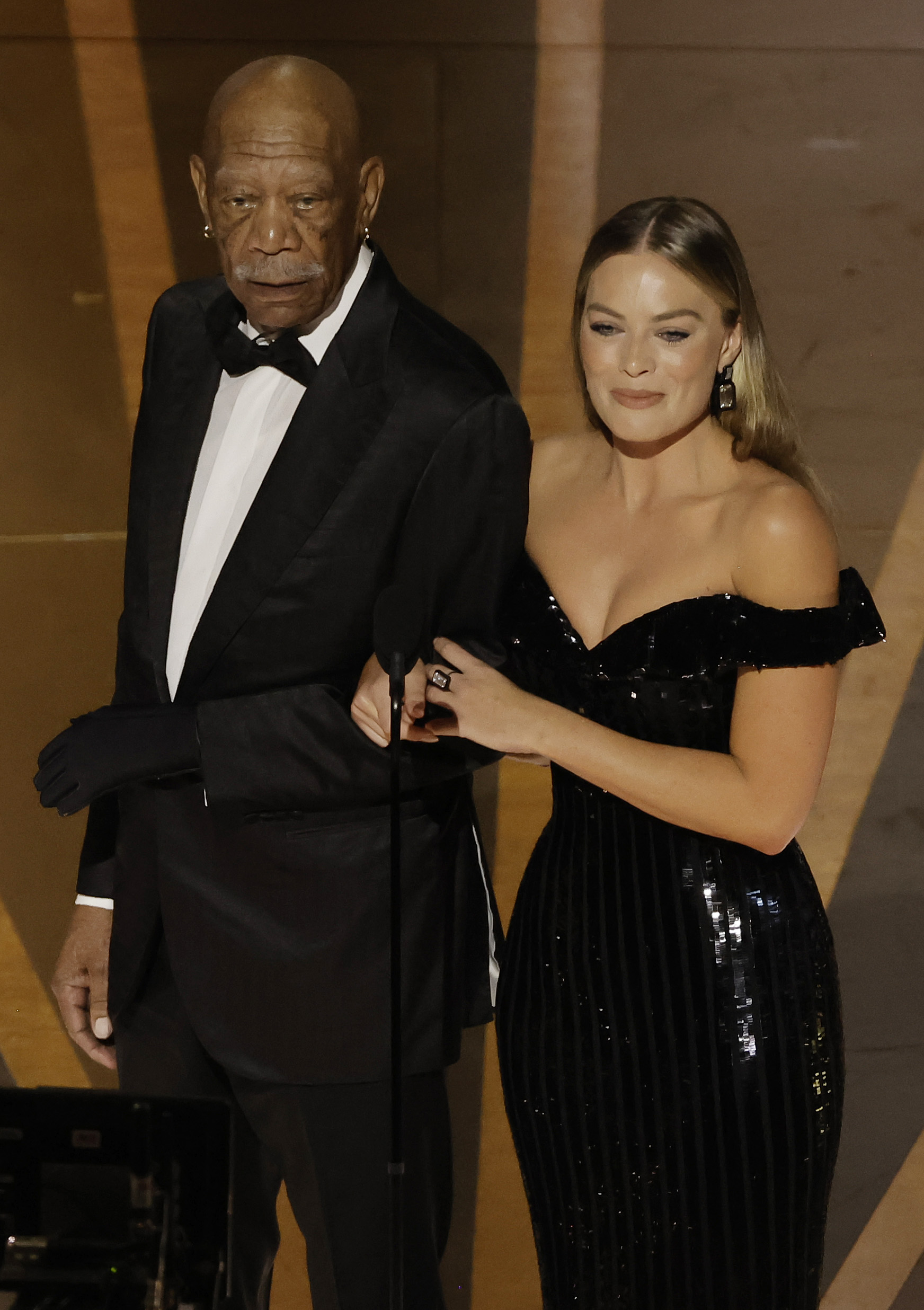 Why Freeman wore glove on his left hand at the Oscars