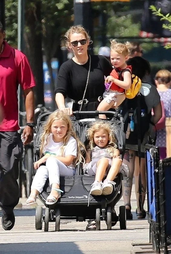 Blake Lively showed motherly skills on a walk with her three daughters