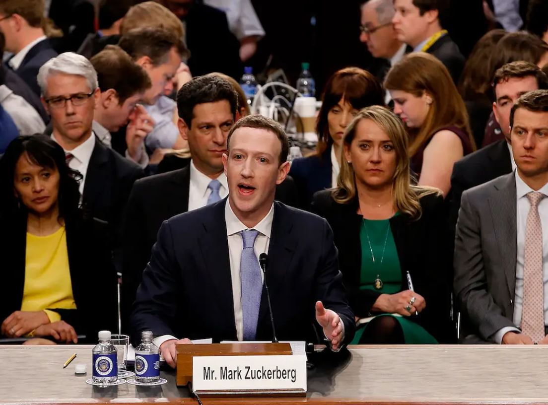Mark Zuckerberg Siasat Data Peribadi