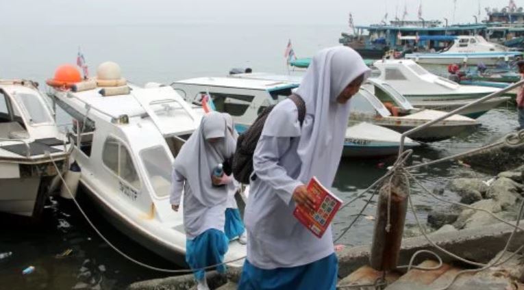 Bot Penumpang Di Tanjung Aru