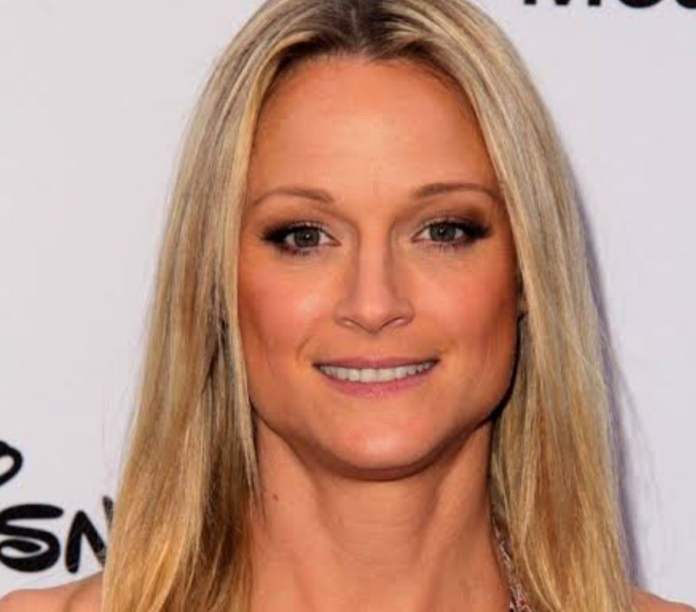 What Is Teri Polo's Net Worth In 2022? All About Her Personal