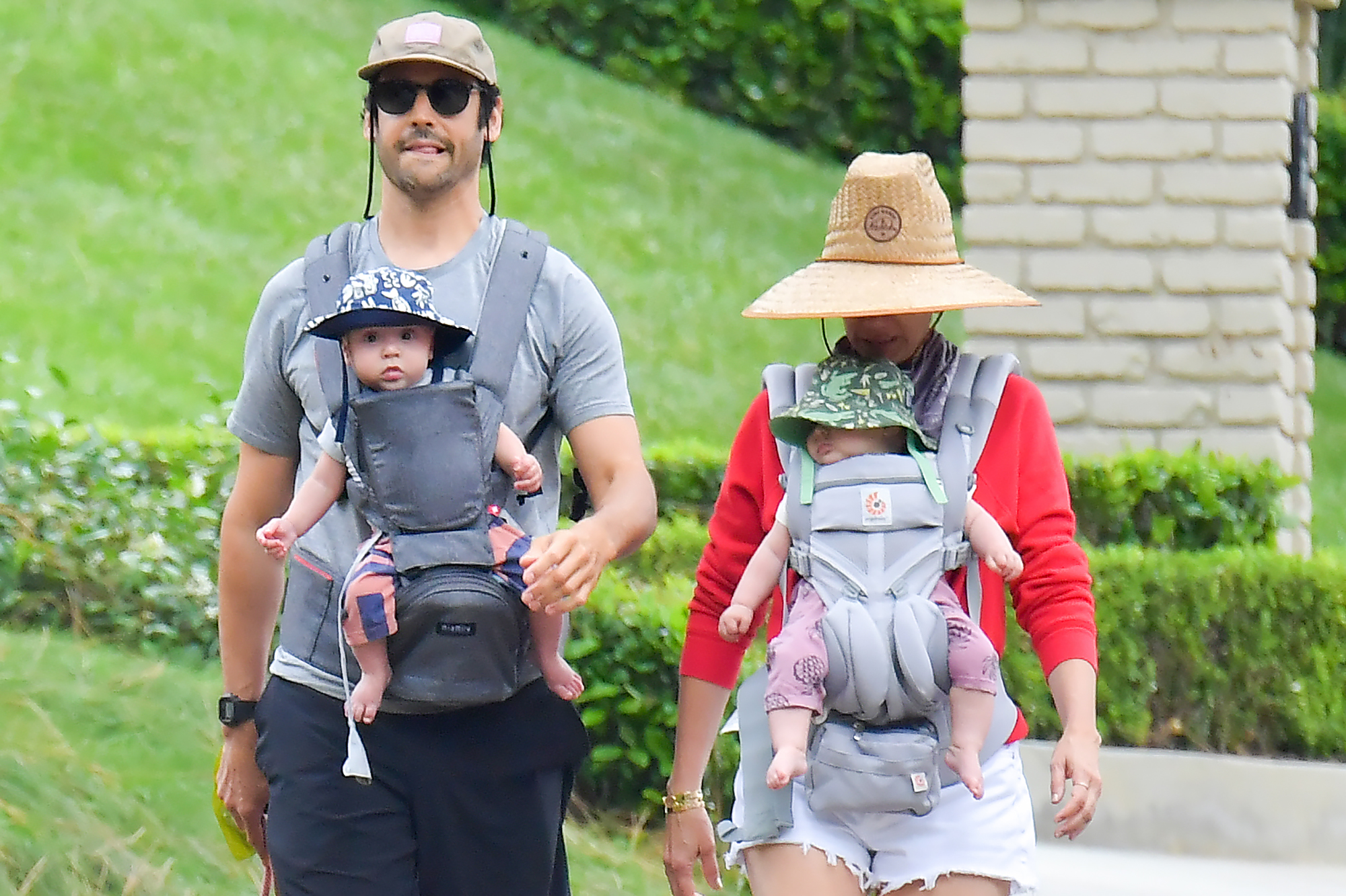 Kristen Wiig, fiancé Avi Rothman step out with their twins