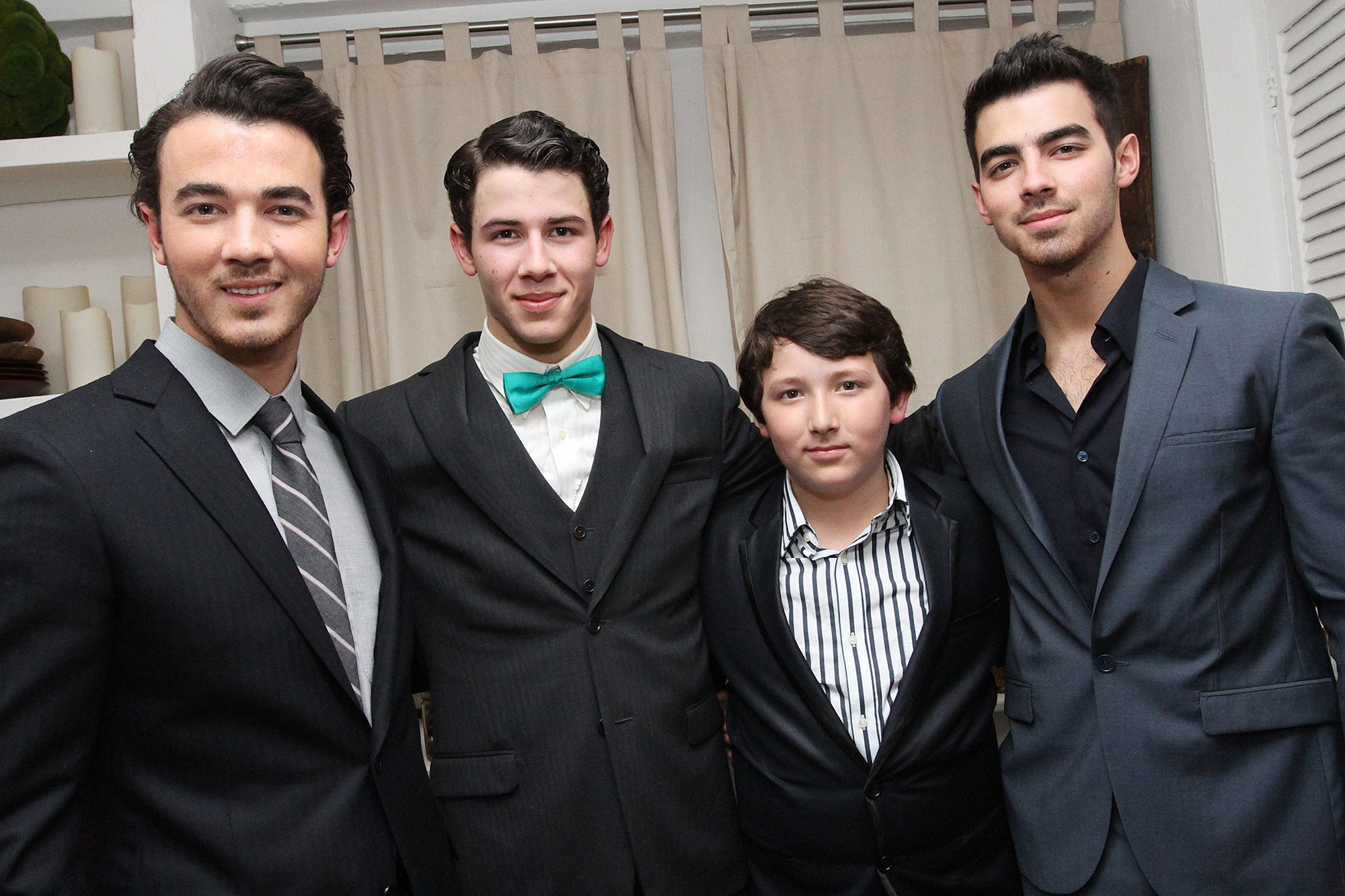 Frankie Jonas: Beyond The Spotlight - ZingDash