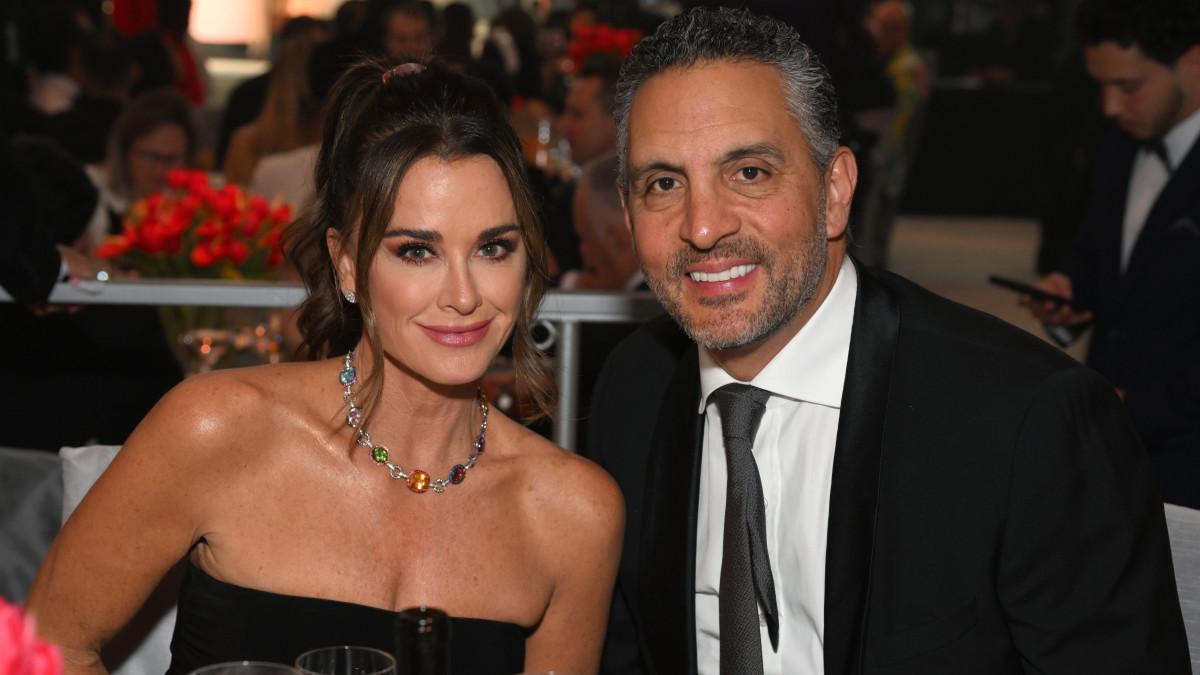 'RHOBH' Stars Kyle Richards and Mauricio Umansky's Marriage Parade