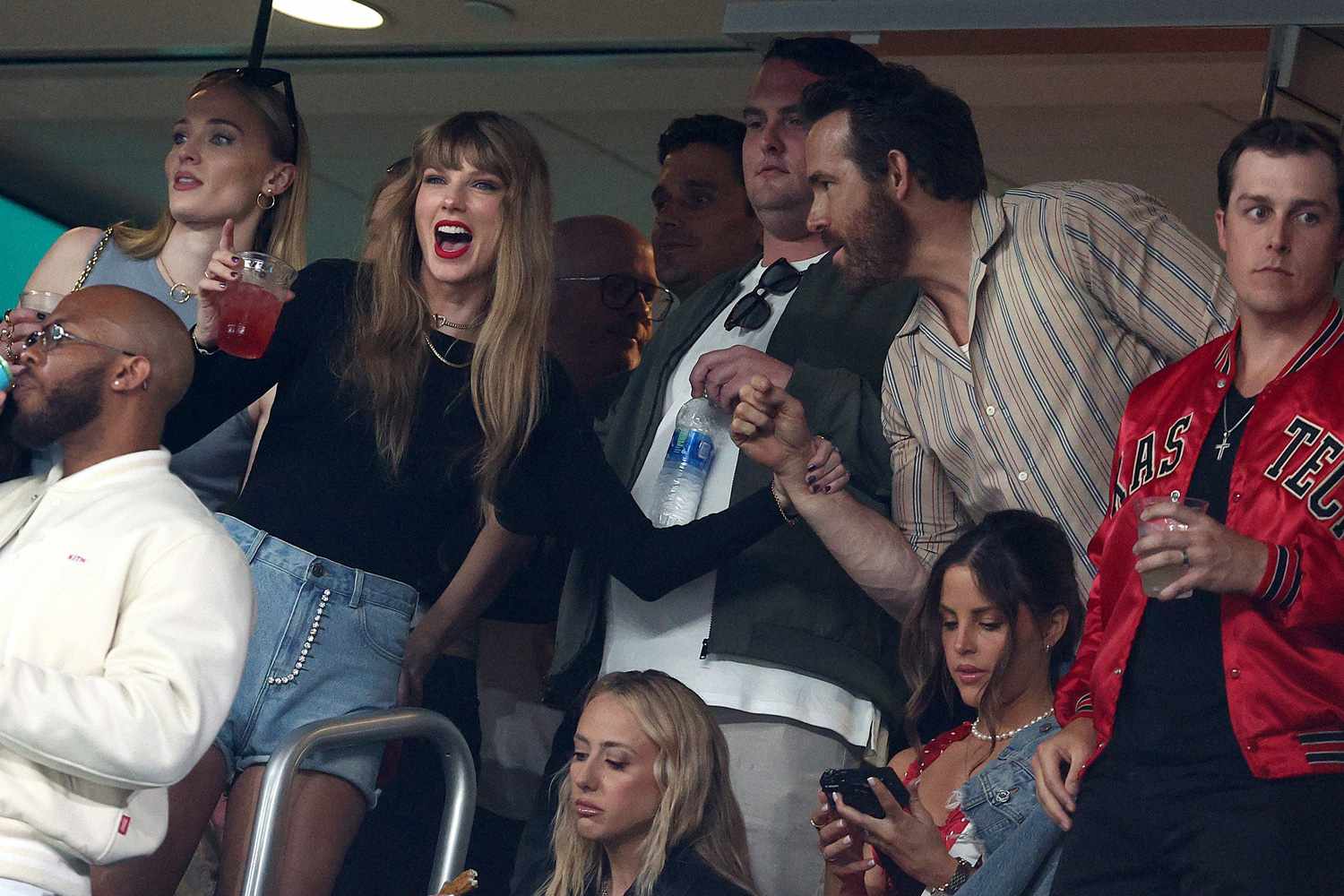 Taylor Swift and Sophie Turner go to Kansas City Chiefs Game