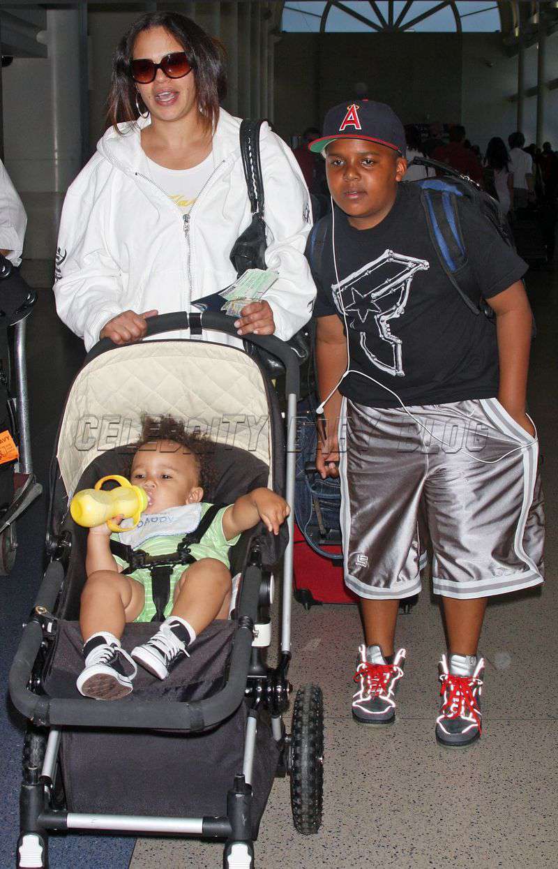 Faith Evans and sons at LAX