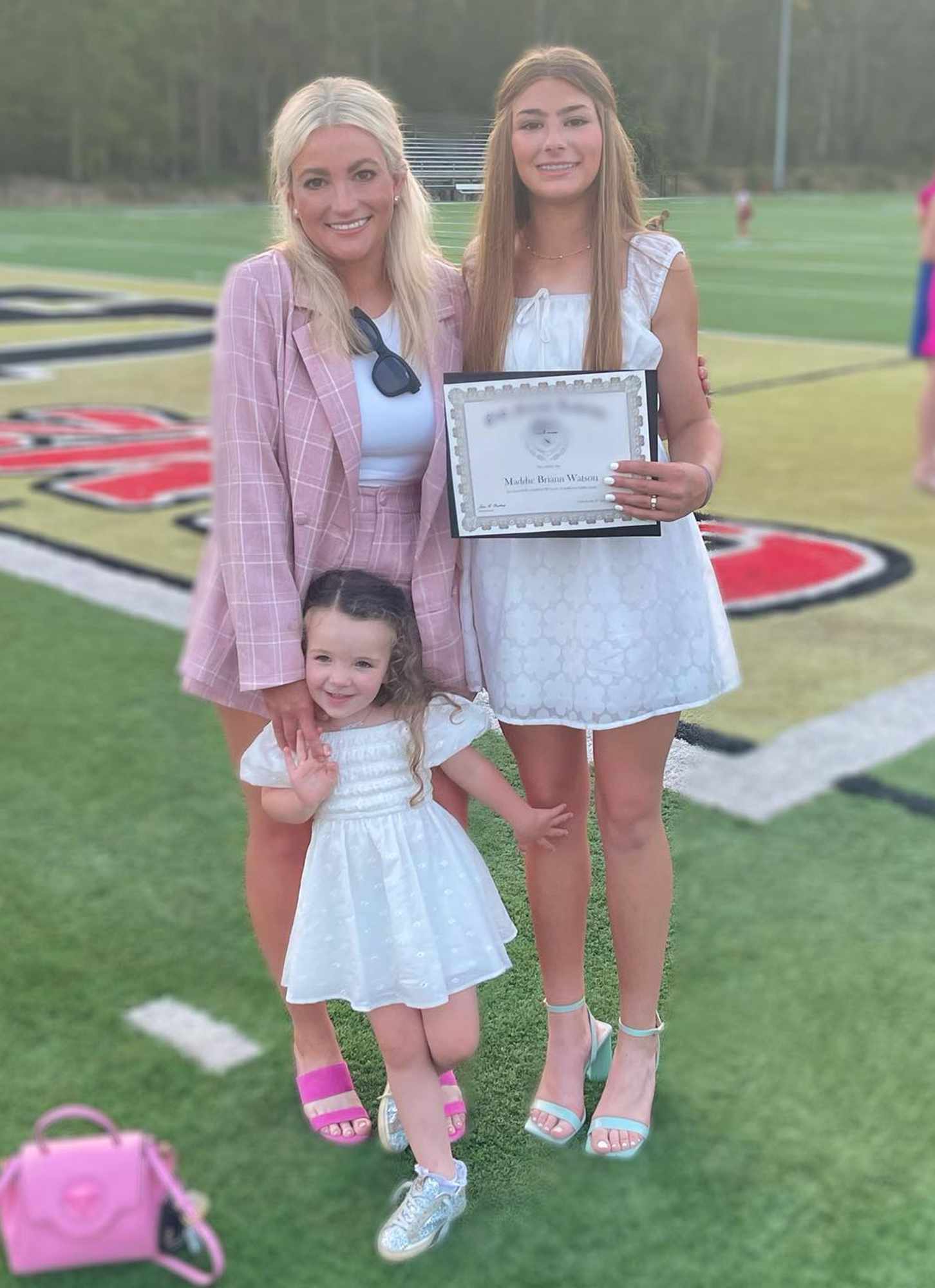 Jamie Lynn Spears Shares Daughters' First Day of School Photos