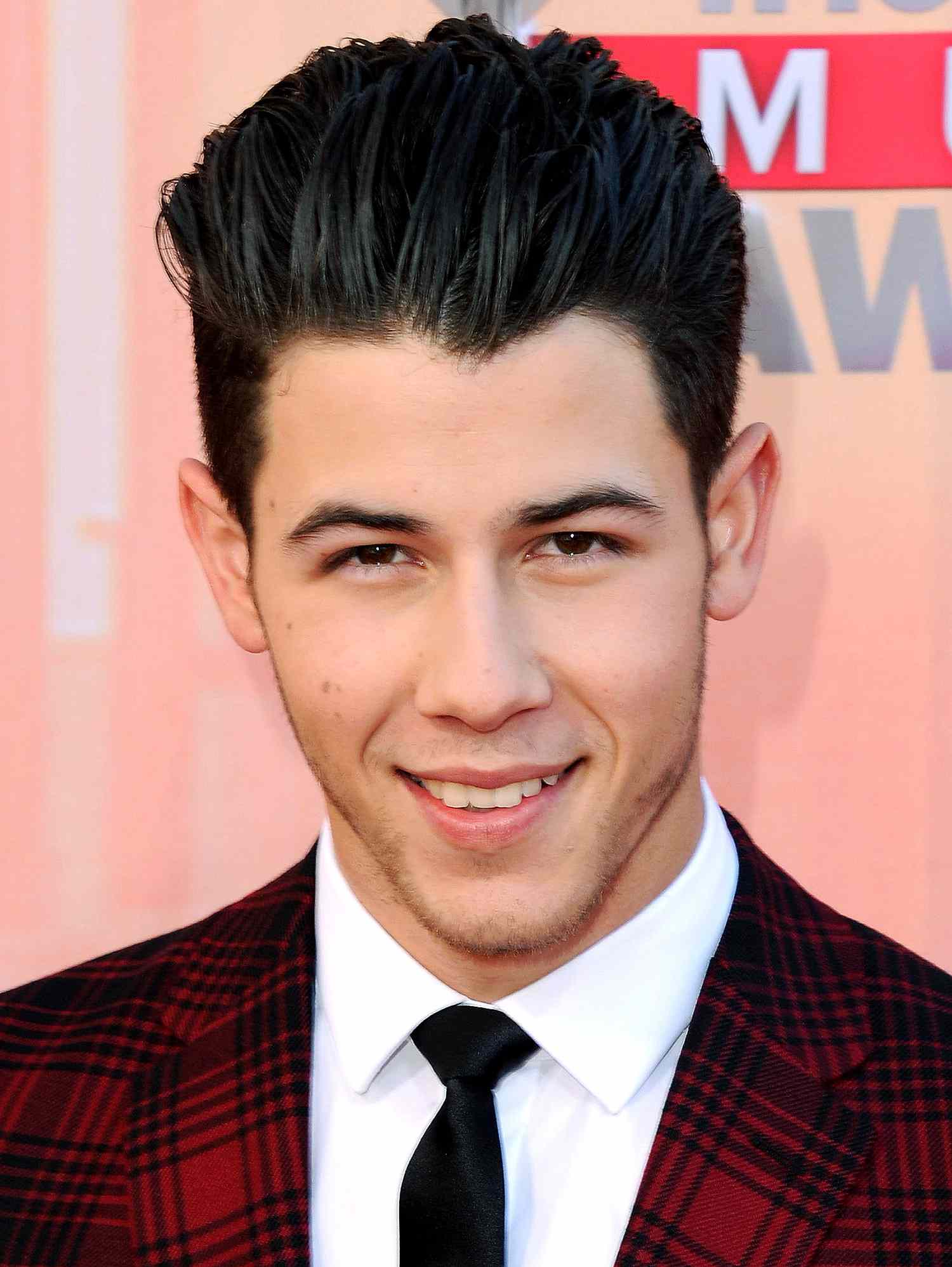 No, Nick Jonas Does Not Have 3 Front Teeth The Singer and a Dentist