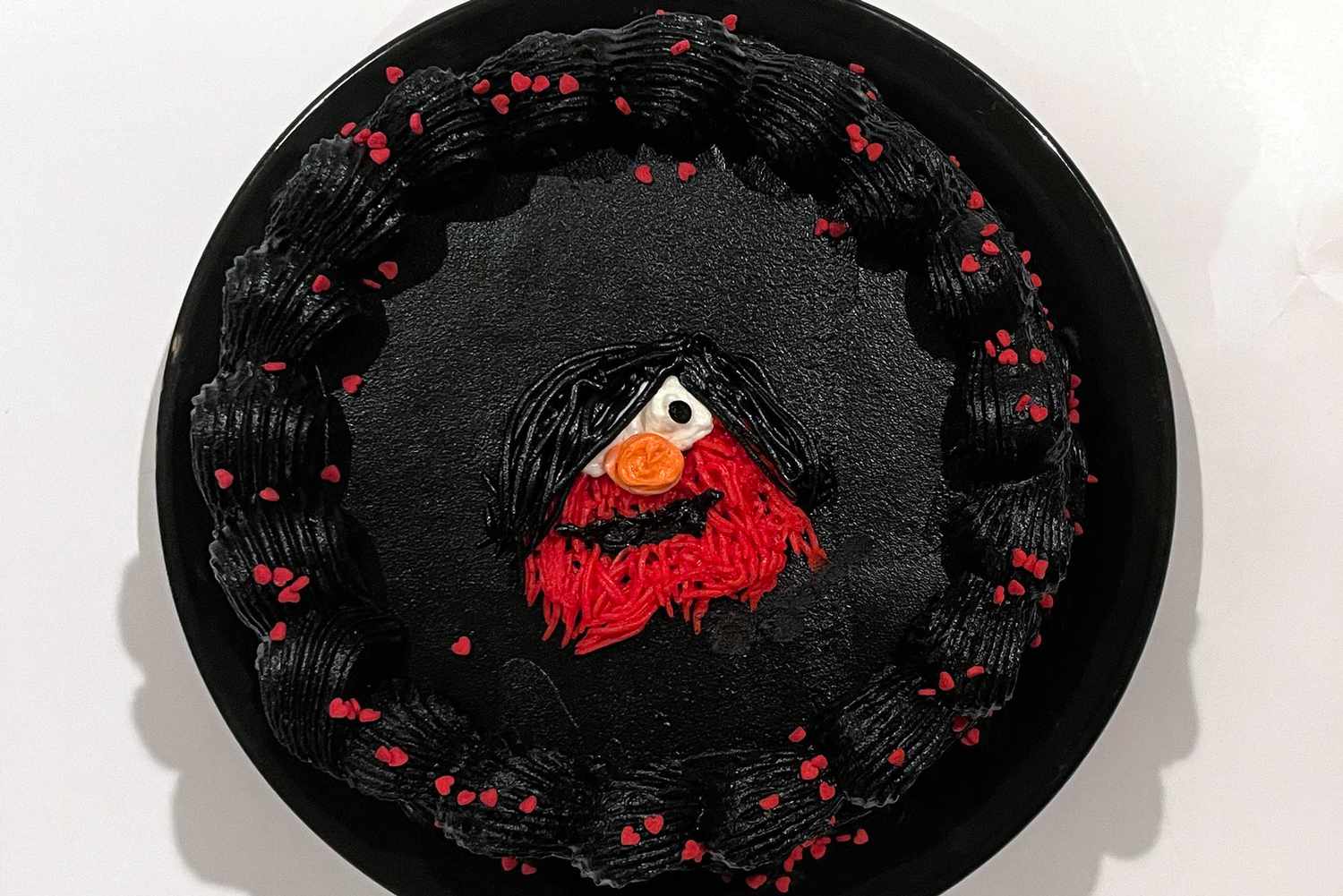 Baker Makes an 'Emo Elmo' Cake After Misreading a Customer's Request
