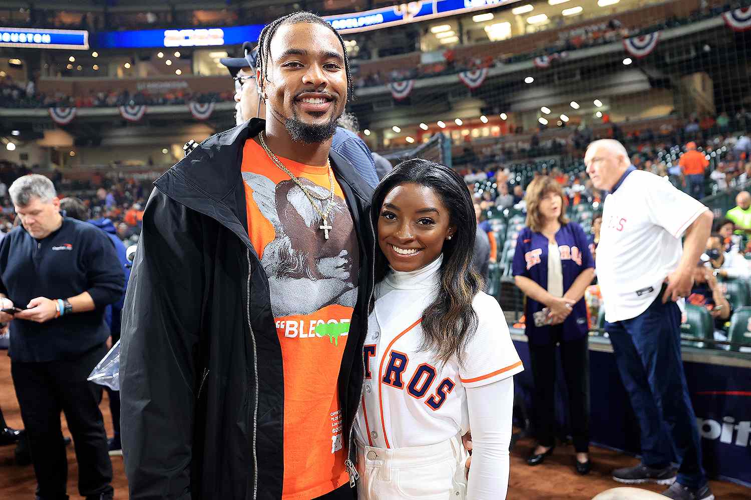 Simone Biles Pays Romantic Tribute to Jonathan Owens 'I Love You'