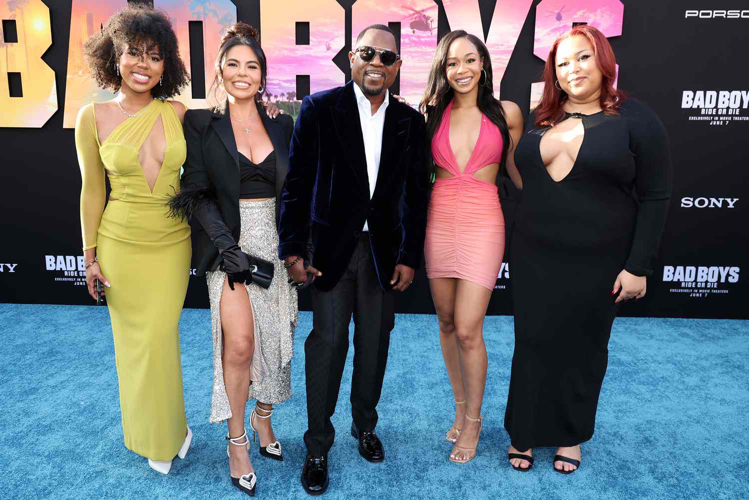 Martin Lawrence Poses with Girlfriend Angie Gonzalez, 3 Daughters at Premiere