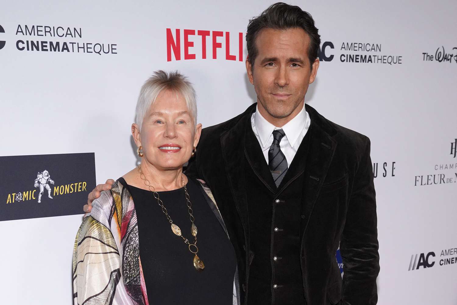 Ryan Reynolds' Mom Supports Him on Red Carpet Photo